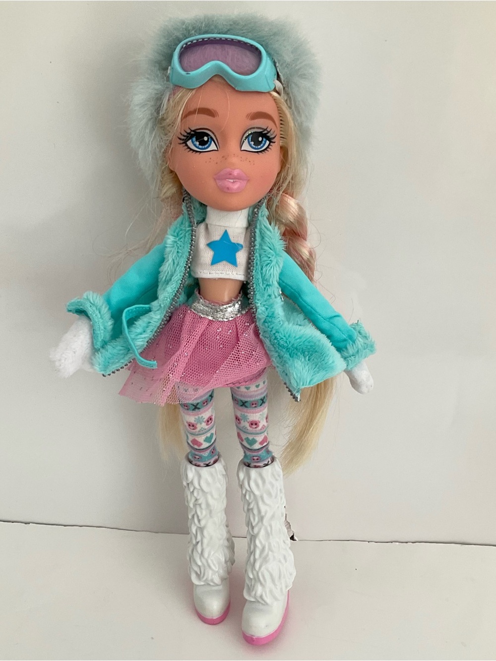 Bratz 2015 #Snowkissed Cloe Doll